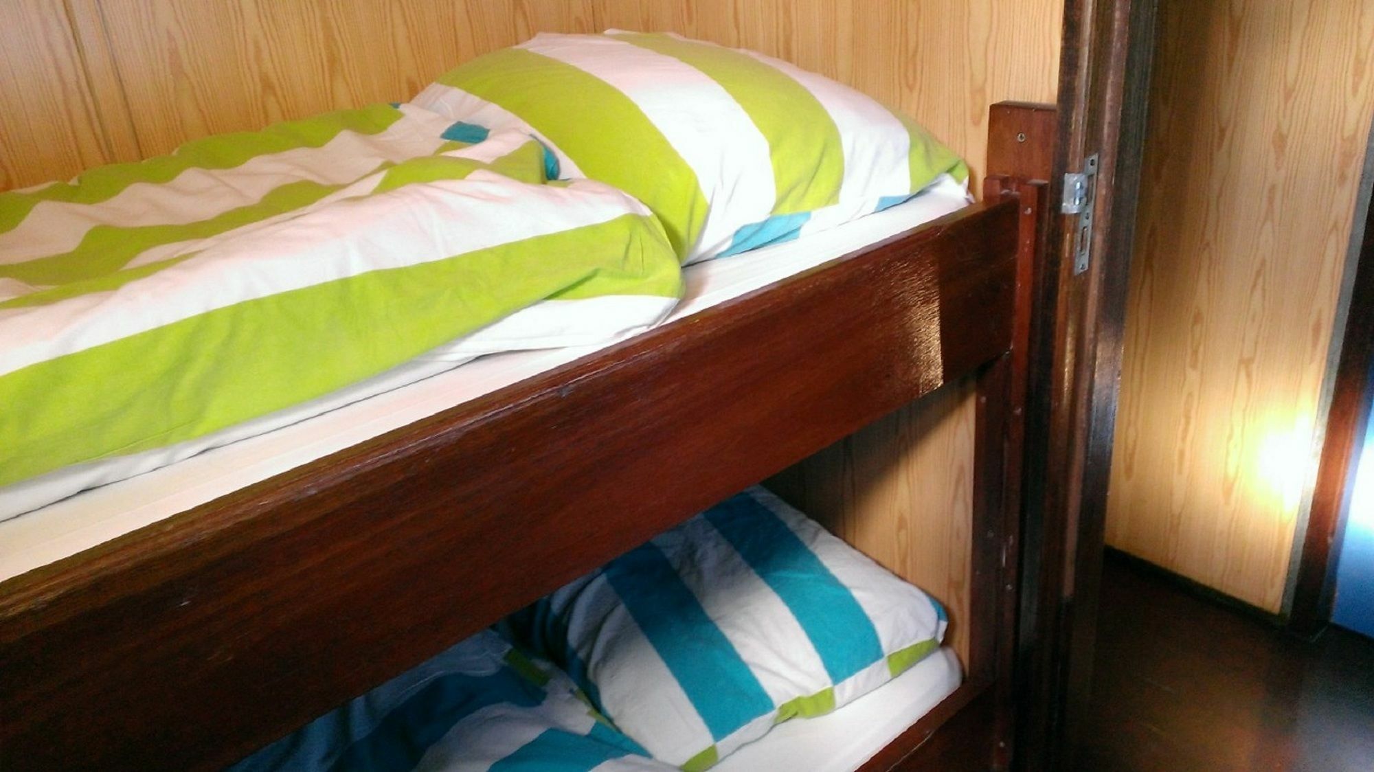 Intersail Hostel - Avontuur Амстердам Экстерьер фото